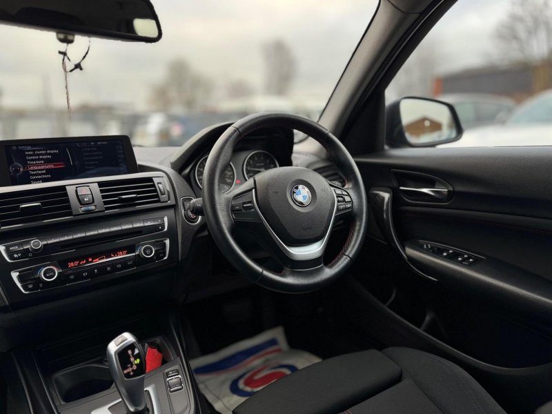 BMW 1 SERIES
