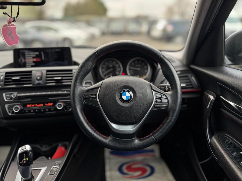 BMW 1 SERIES