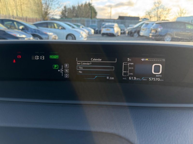 TOYOTA PRIUS