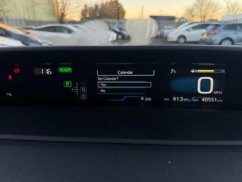 TOYOTA PRIUS
