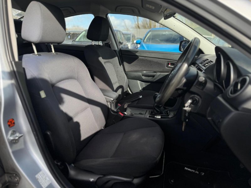 MAZDA MAZDA3