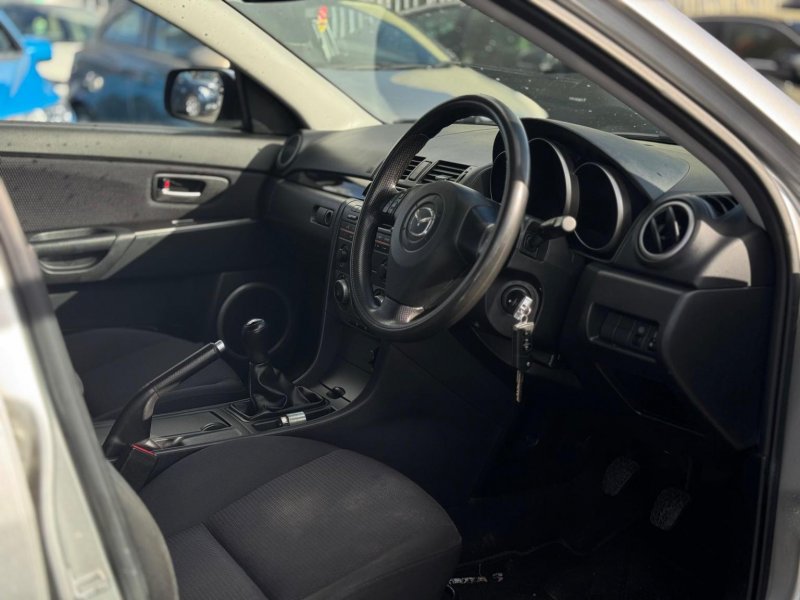 MAZDA MAZDA3