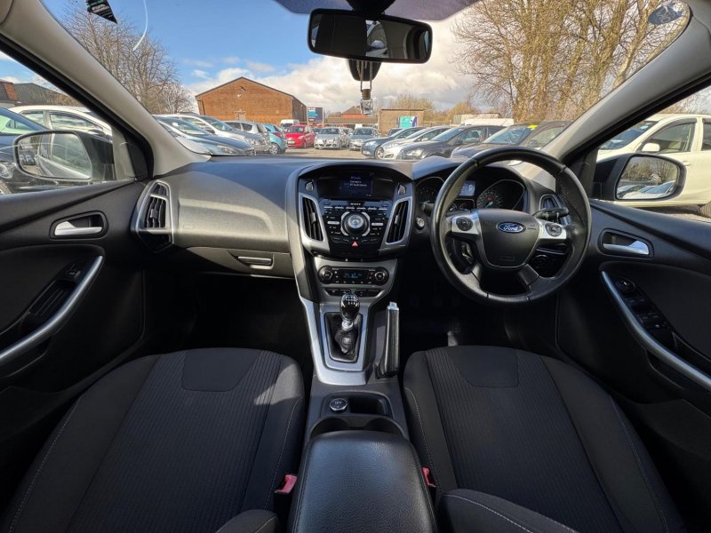 FORD FOCUS